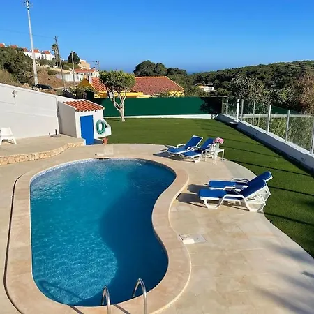 Casa Da Encosta Na *